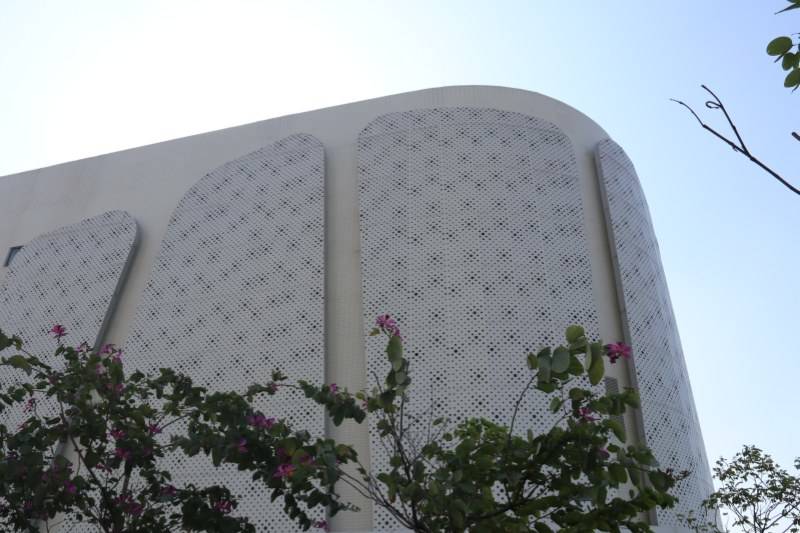 stainless-steel-facade-design Product case