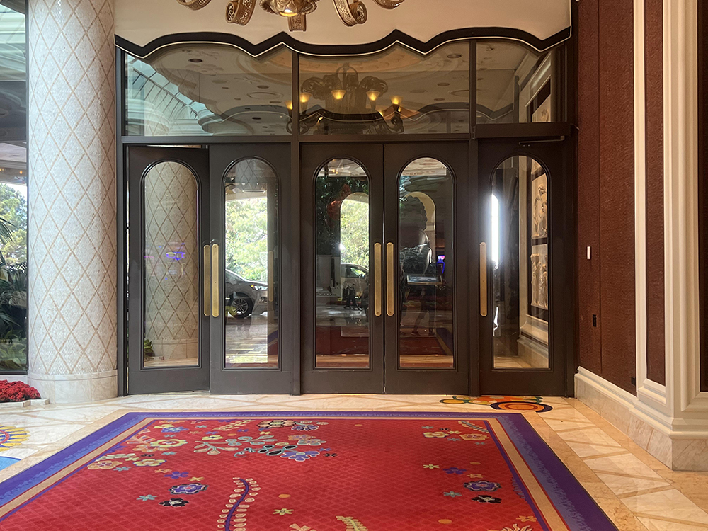 Rozsdamentes acél üvegajtó